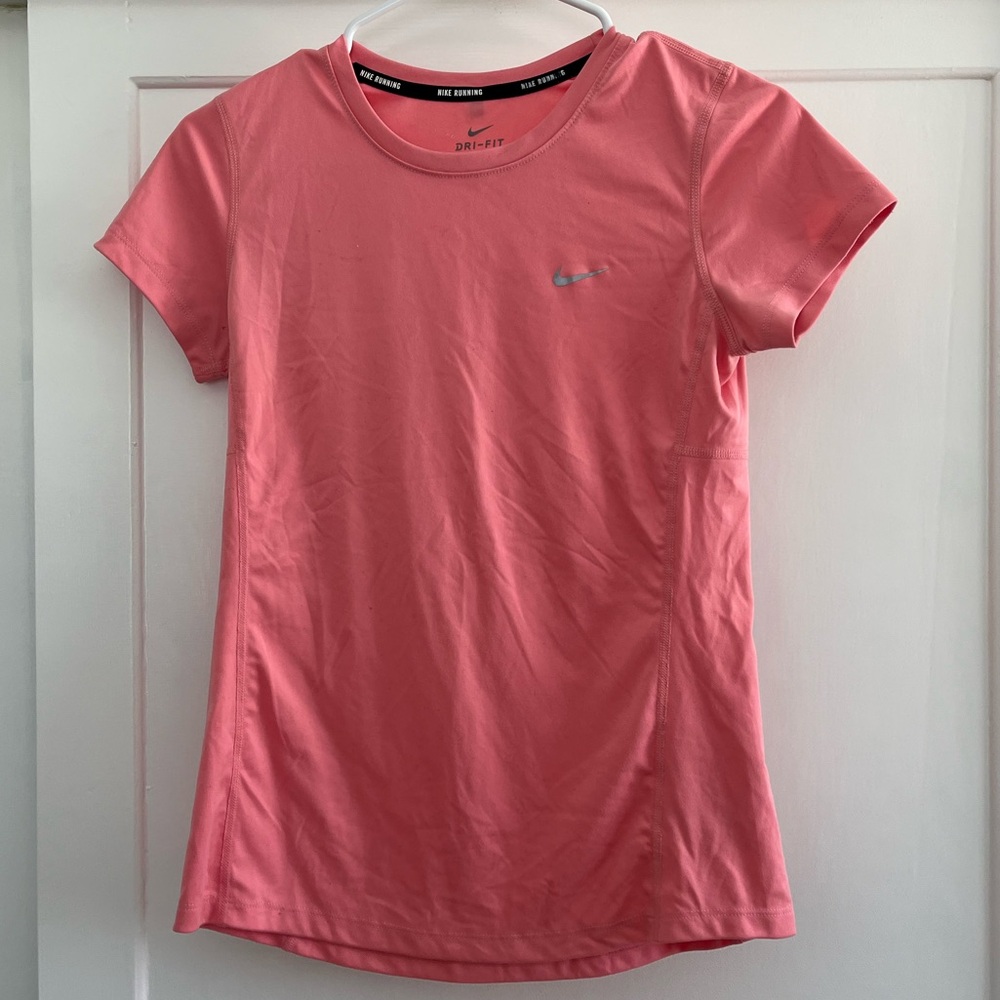 Nike Dri-FIT T-Shirt in Pink